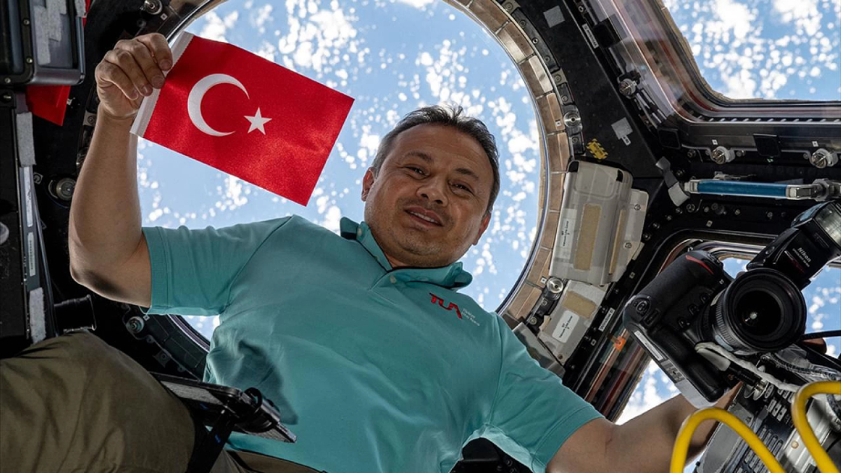 Alper Gezeravcı Dünya’ya Ne Zaman Dönüyor? Tarih ve Saat Belli Oldu!