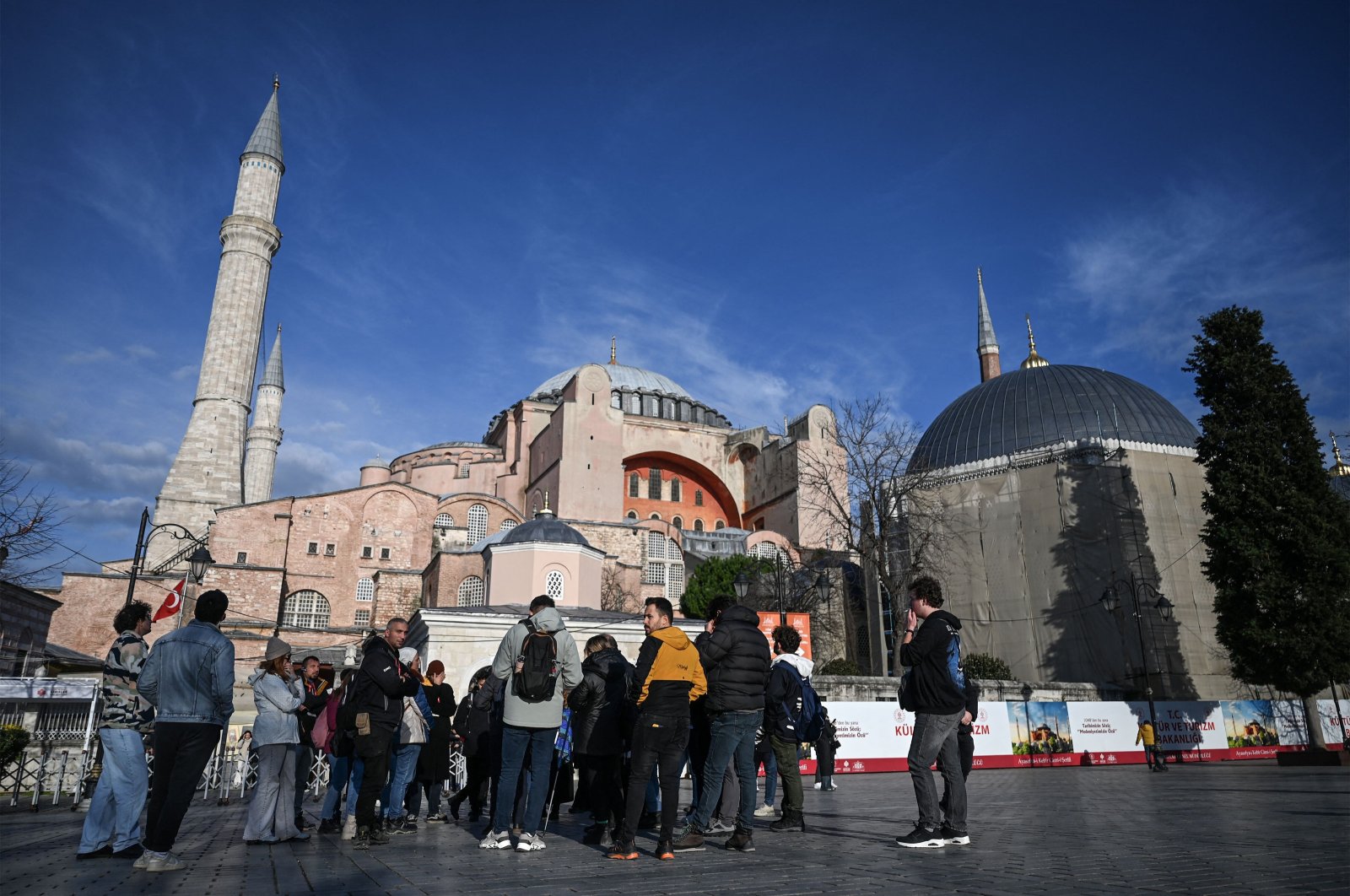 World travel jewel Istanbul attracts record 17.4M tourists in 2023 | Daily Sabah - Daily Sabah