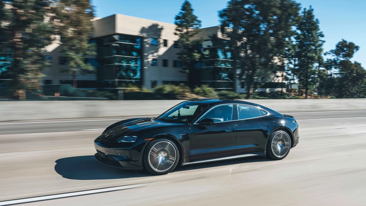 Porsche’den Tesla’ya Rakip Yeni Elektrikli Otomobil Geliyor!