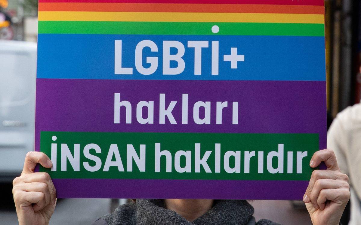 Houses of transgender individuals on Bayram street in İstanbul's Beyoğlu sealed - bianet