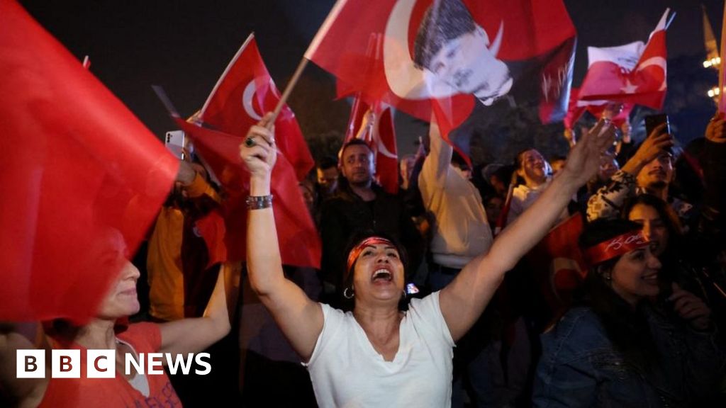 Turkish local elections: Opposition stuns Erdogan with historic victory - bbc.co.uk