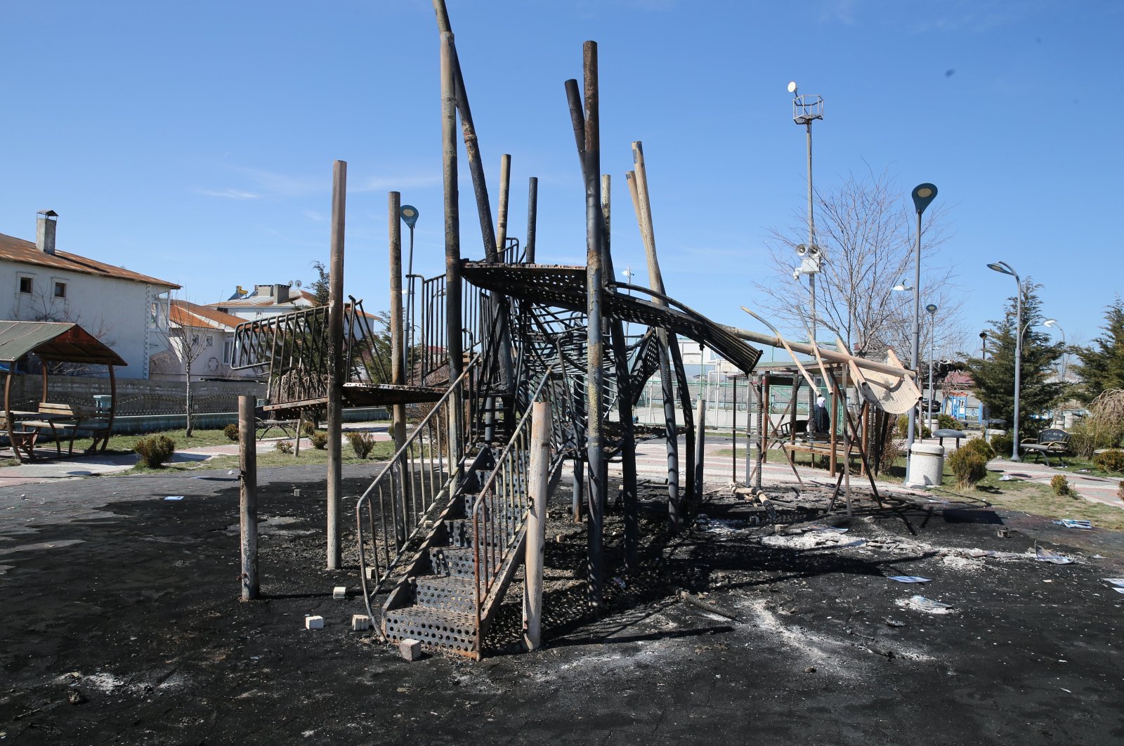 Türkiye’s DEM Party turns to riots amid disapproval of candidate | Daily Sabah - Daily Sabah