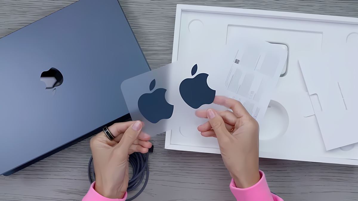 Apple’dan İlginç Hamle: Kutulardaki Çıkartmaların Sonu mu Geliyor?