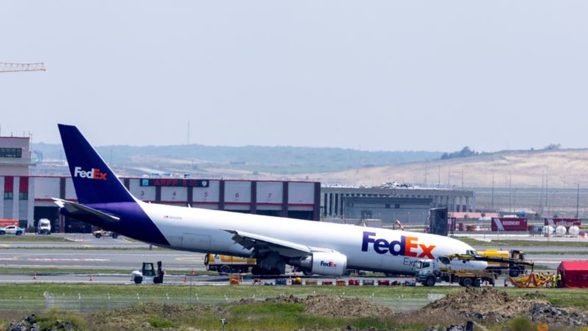 Boeing cargo plane lands in Istanbul without front landing gear - CNA