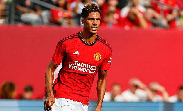 Galatasaray, Manchester United’lı savunmacı Raphael Varane ile görüşmeler arıyor – Tribal Football